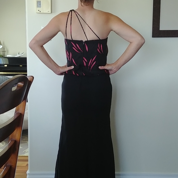 One strap formal dress - Picture 2 of 6